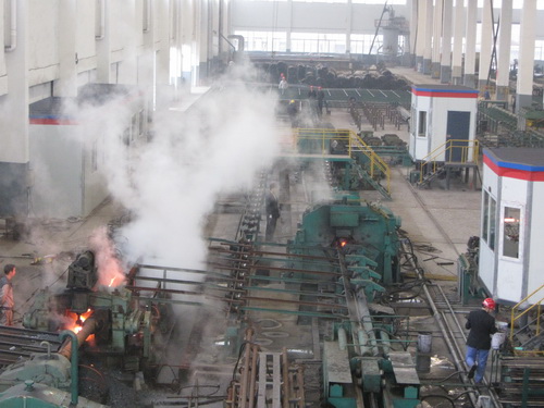 商丘无缝钢管厂家生产车间